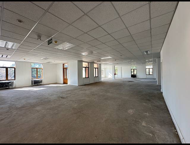 3,731M² OFFICE TO LET IN SANDOWN